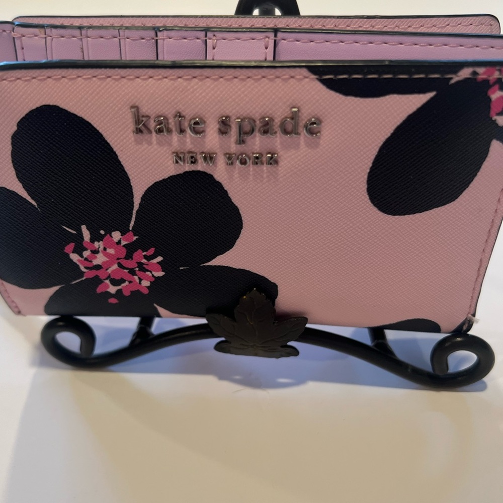 Kate Spade ♠️ New York Cameron Grand Pink and Black Floral Bifold Wallet NWOT - Picture 2 of 11